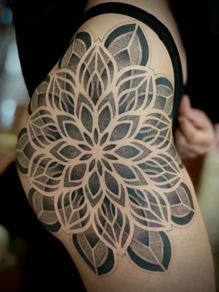 Mandala op het bovenbeen